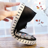 Ethnic Cow Head Cloud Embroidery Breathable Cloth Shoes for Men