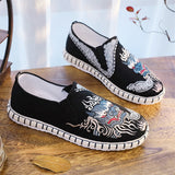 Ethnic Cow Head Cloud Embroidery Breathable Cloth Shoes for Men