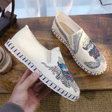 Ethnic Cow Head Cloud Embroidery Breathable Cloth Shoes for Men