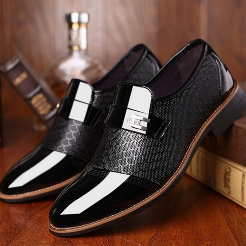 Men's Business Embossing Pointed Leather Shoes