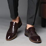 Men's Business Embossing Pointed Leather Shoes